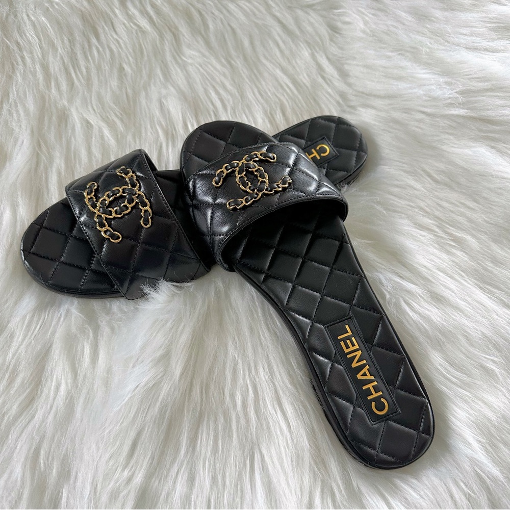 Chanel 23p size 39 Black Sandals - BNIB
